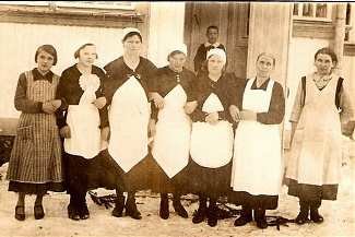 Pitoemämmät. Kuva: Seuran arkisto (Holopainen).