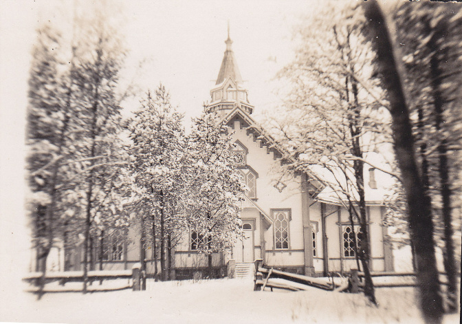 Luterilainen kirkko talviasussaan. Kuva:Seuran arkisto.