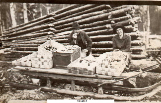 Kauppiaat. Kuva: Seuran arkisto (Ottavainen E).