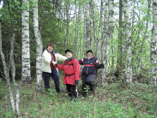 Kirjoittaja toivottaa Ellin ja Ailin tervetulleeksi kotiinsa Löllönvaaralle.