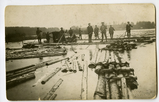 Tukinuitossa. Kuva: Seuran arkisto (Nissinen).