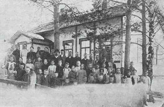 Koukkuhongan eli Lehtomäen koulu.Kuva: Seuran arkisto.